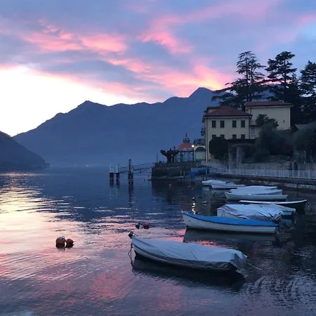 Taverna Bleu Lägenhetshotell Sala Comacina